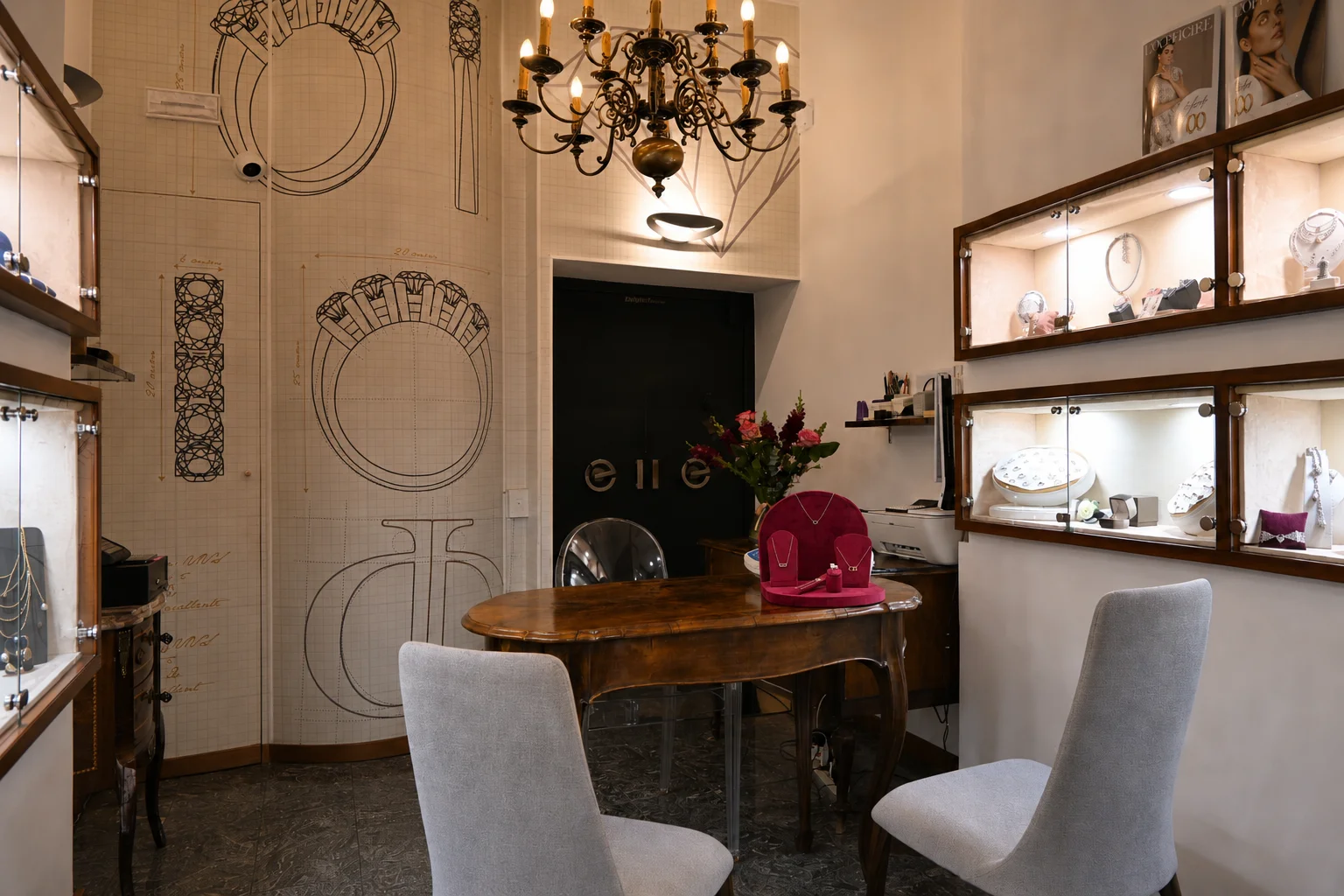 Interno della gioielleria Preziose Follie — Via Mazzini Trieste