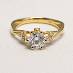 Adamas solitaire ring in 18kt yellow gold with central diamond — Atelier Preziose Follie Trieste