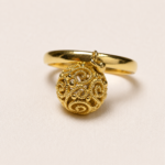 Anello Vintage con Sfera in Filigrana d'Oro