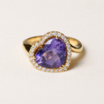 Anello vintage romantico con cuore d'ametista e diamanti