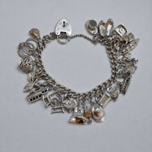 Victorian charm bracelet with heart-padlock clasp — Preziose Follie Trieste