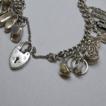 Victorian charm bracelet with heart-padlock clasp — Preziose Follie Trieste
