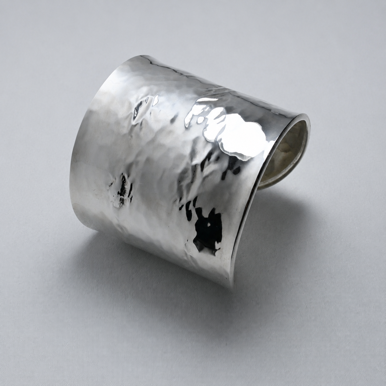 Hand-hammered sterling silver cuff bracelet 925 — Preziose Follie Trieste