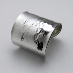 Hand-hammered sterling silver cuff bracelet 925 — Preziose Follie Trieste