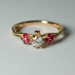 Anello con Diamante e rubini