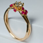 Anello con Diamante e rubini