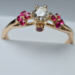 Anello con Diamante e rubini